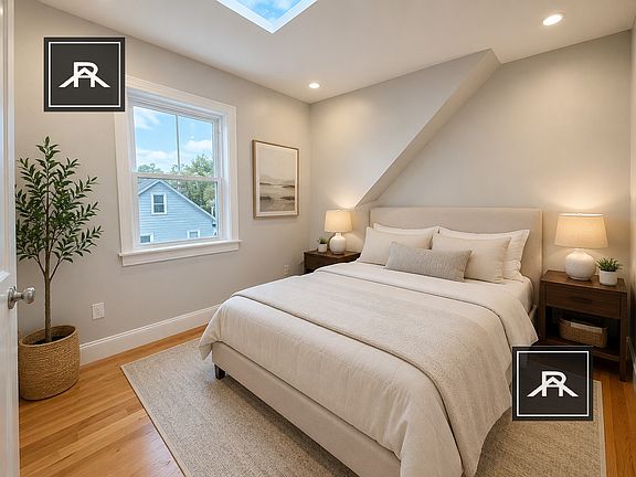 4th image of 21 Shepard St #4