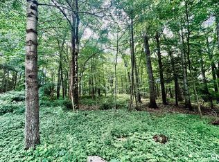 21 Wicks Manor Dr, Danbury, CT 06810