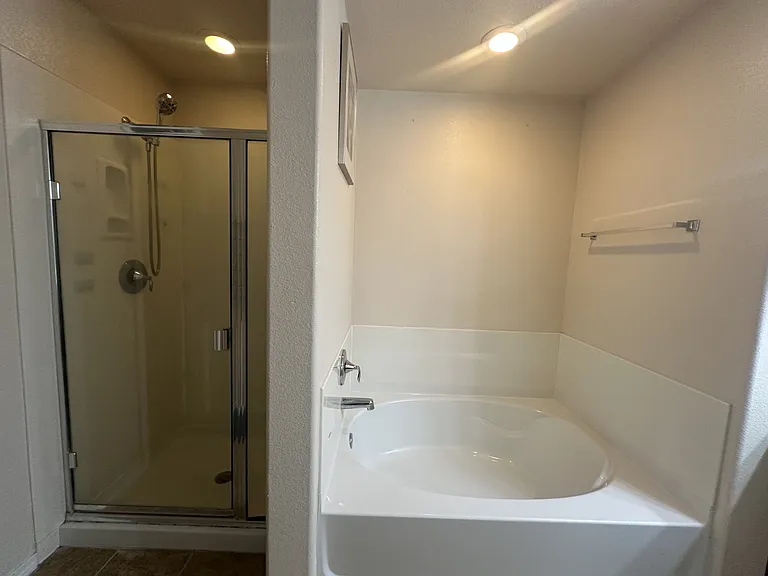 10809 Fort Point Ln NE — Photo 5