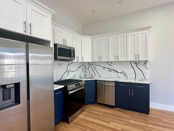 4th image of 1386 Jefferson Ave #3B