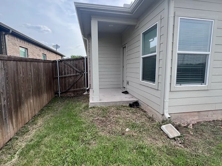 2716 Ginger Ct — Photo 16