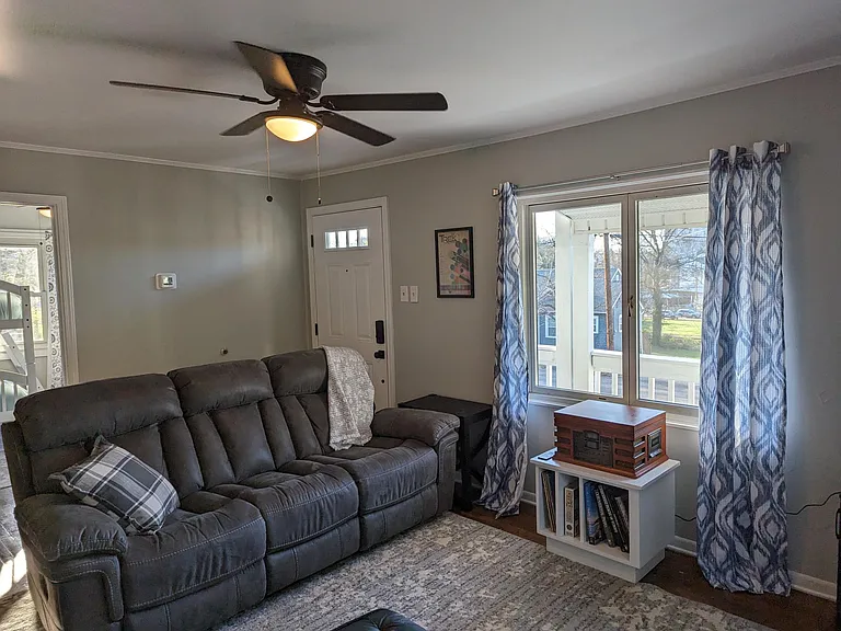 918 Gertrude Ave — Photo 8
