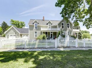 404 E Center St, Monticello, IL 61856