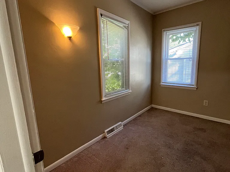 31709 Grove St — Photo 8