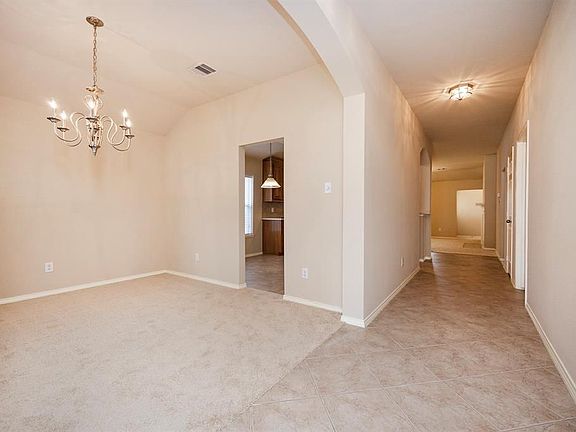 4th image of 9619 Oxford Grove Dr