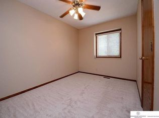 15222 Ontario St, Omaha, NE 68144