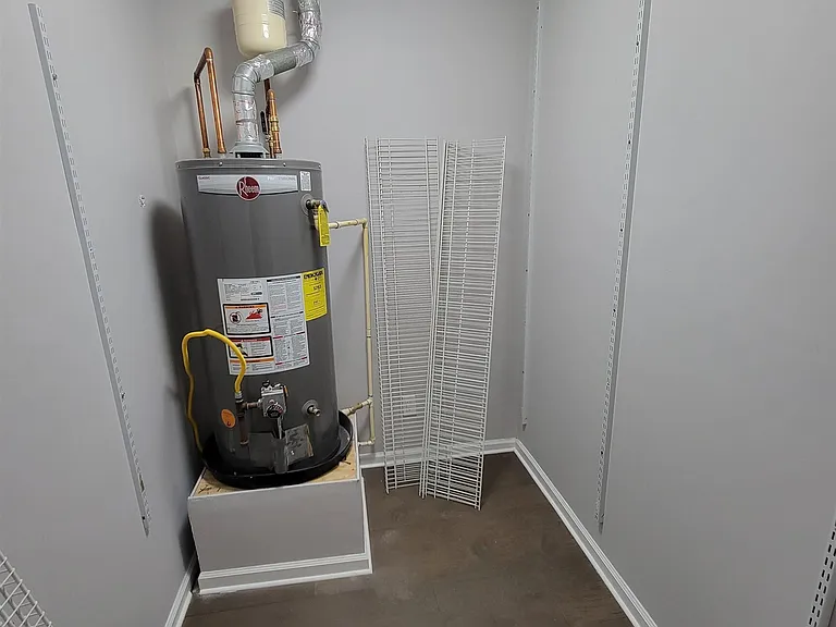 260 Greenfield Cir — Photo 17