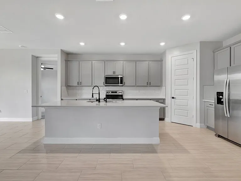 8606 Dahlia Cir — Photo 7