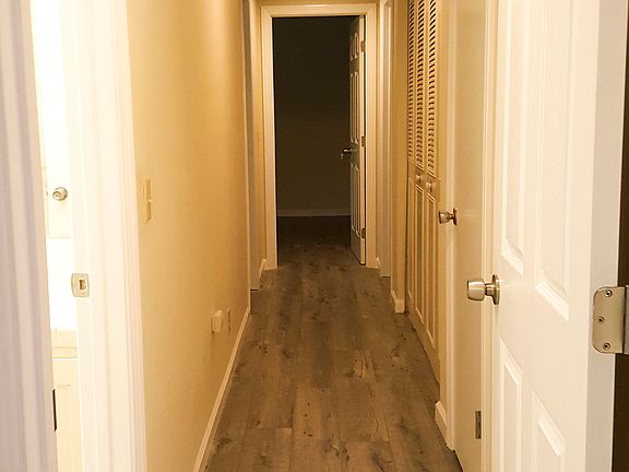 3rd image of 1575 Mendenhall Dr APT 1