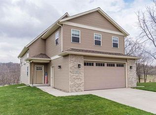 1325 Springbrook Dr, Baraboo, WI 53913