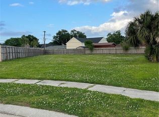 10 Carolyn Ct, Arabi, LA 70032