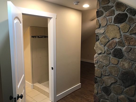 Bathroom/hallway