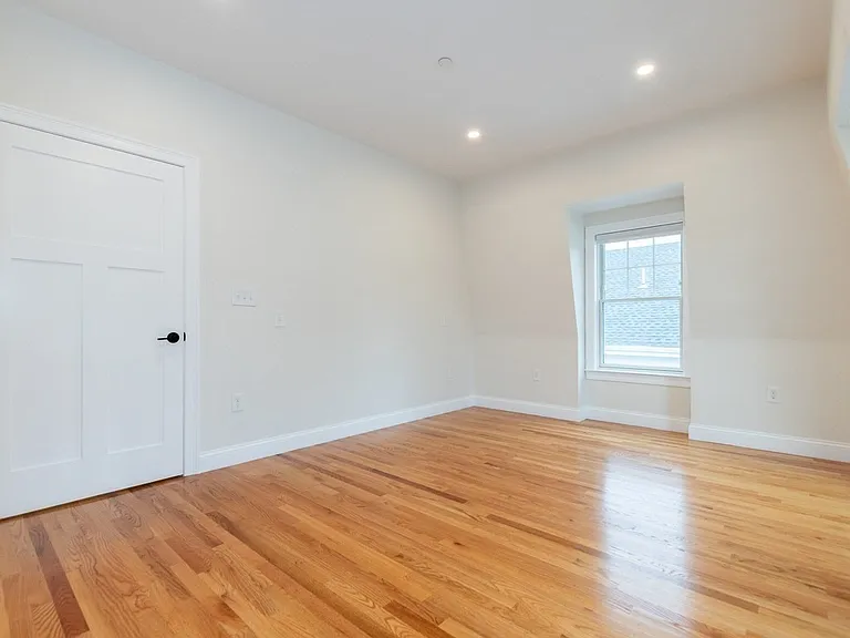 210 Adams St #3 — Photo 11