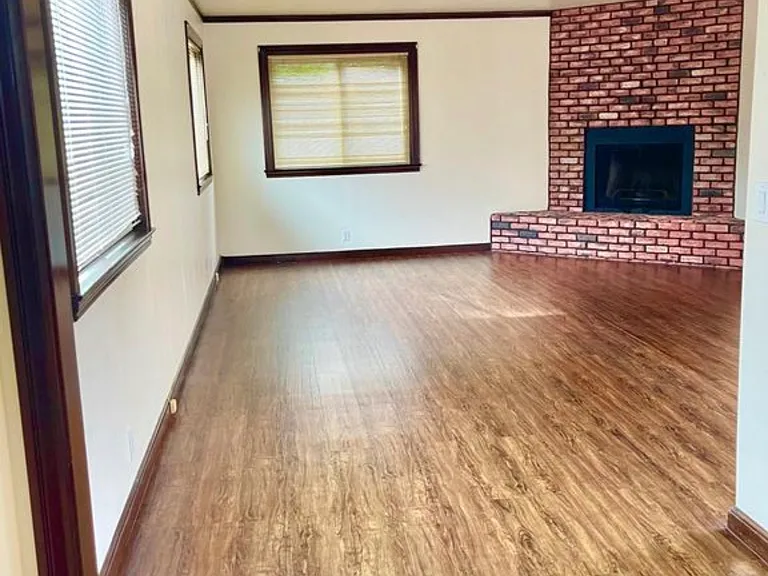 475 Marin Dr — Photo 9