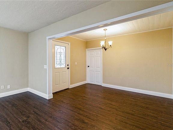 5th image of 1004 Santa Anita St