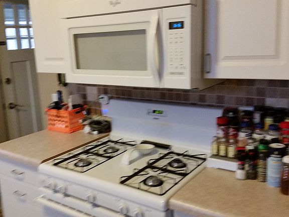 LOTS OF SPACE IN KITCHEN