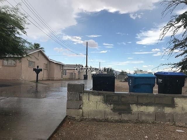 2nd image of 804 Dike Ln