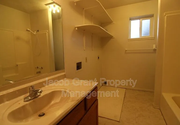1940 S Ammon Rd #1 — Photo 4