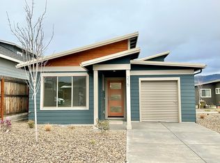 215 Gangnes Dr, Talent, OR 97540