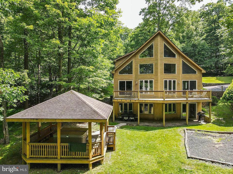 1st image of 18 Mountainside Ct