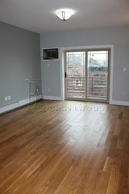 Rented by Bouklis Group | media 6