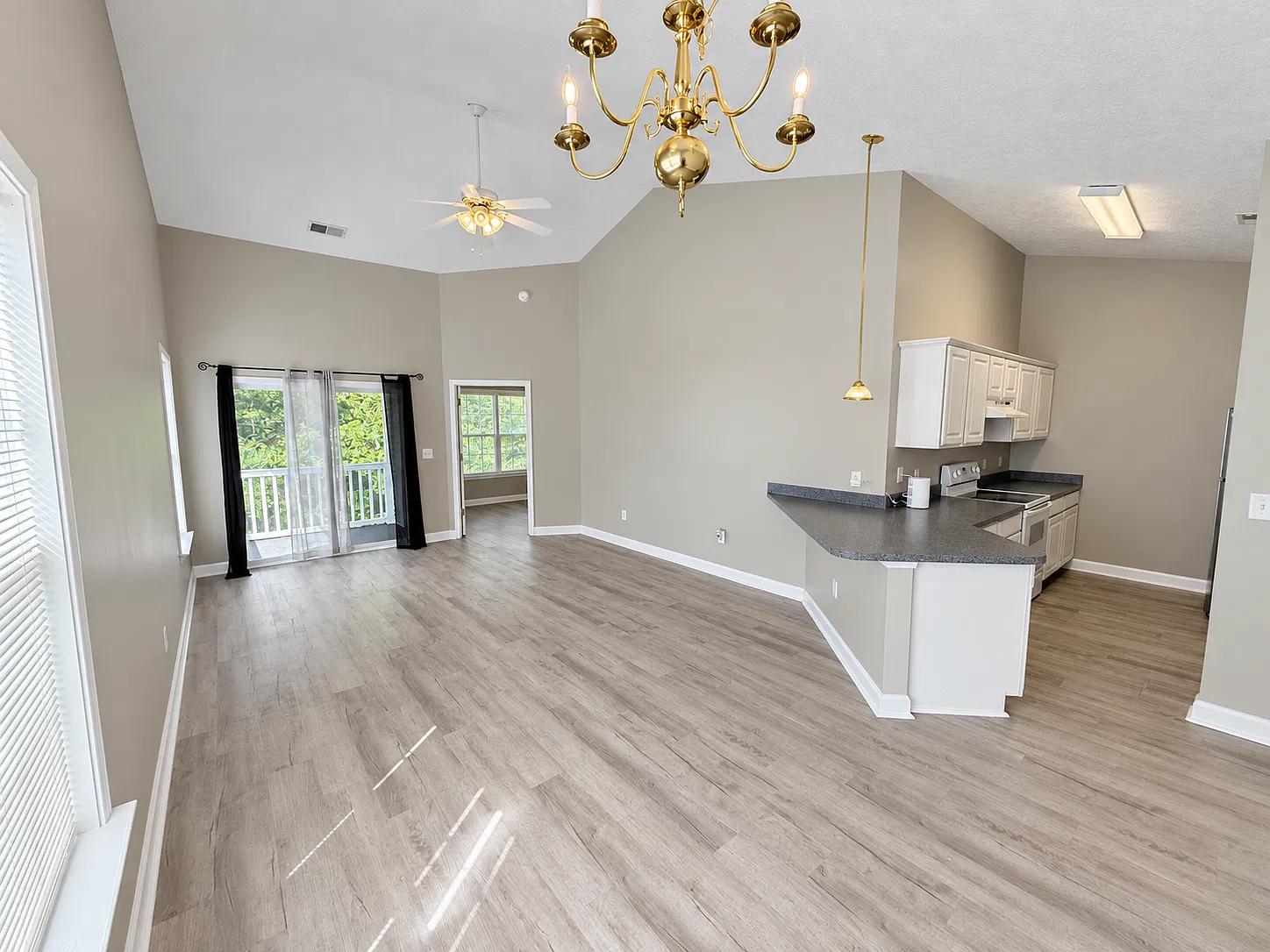 3 bed, 1260 sqft, $1,625 — Photo 2