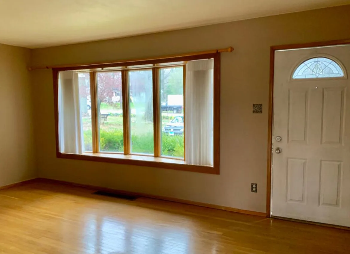 3 bed, 1375 sqft, $1,600 — Photo 3