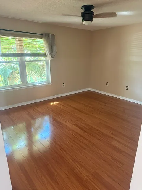 4 bed, 2489 sqft, $3,000 — Photo 4