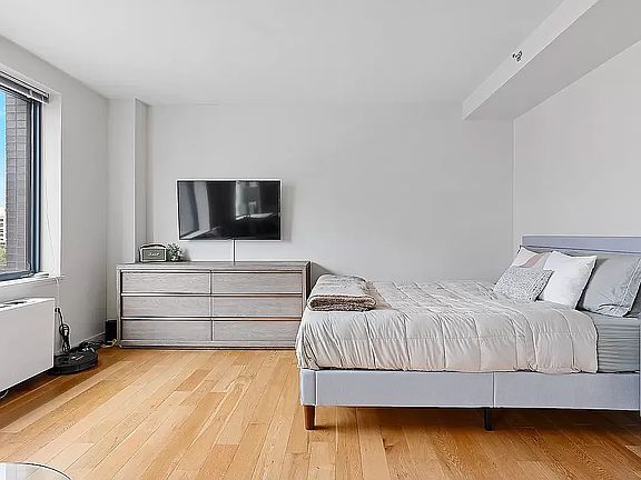 4th image of 4609 11th St #5A