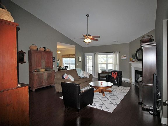 Vaulted Clg, Hardwoods, and fireplace