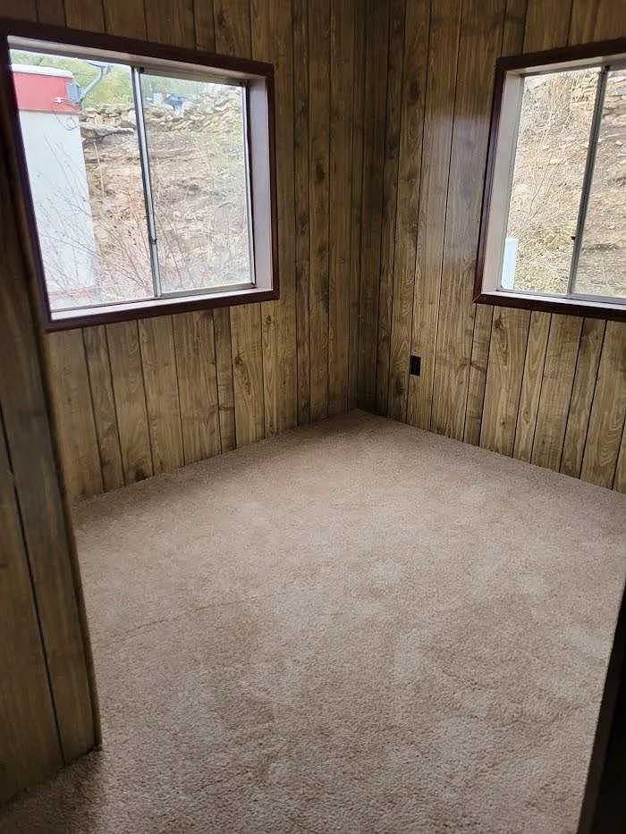 375 W 6th Ave — Photo 3