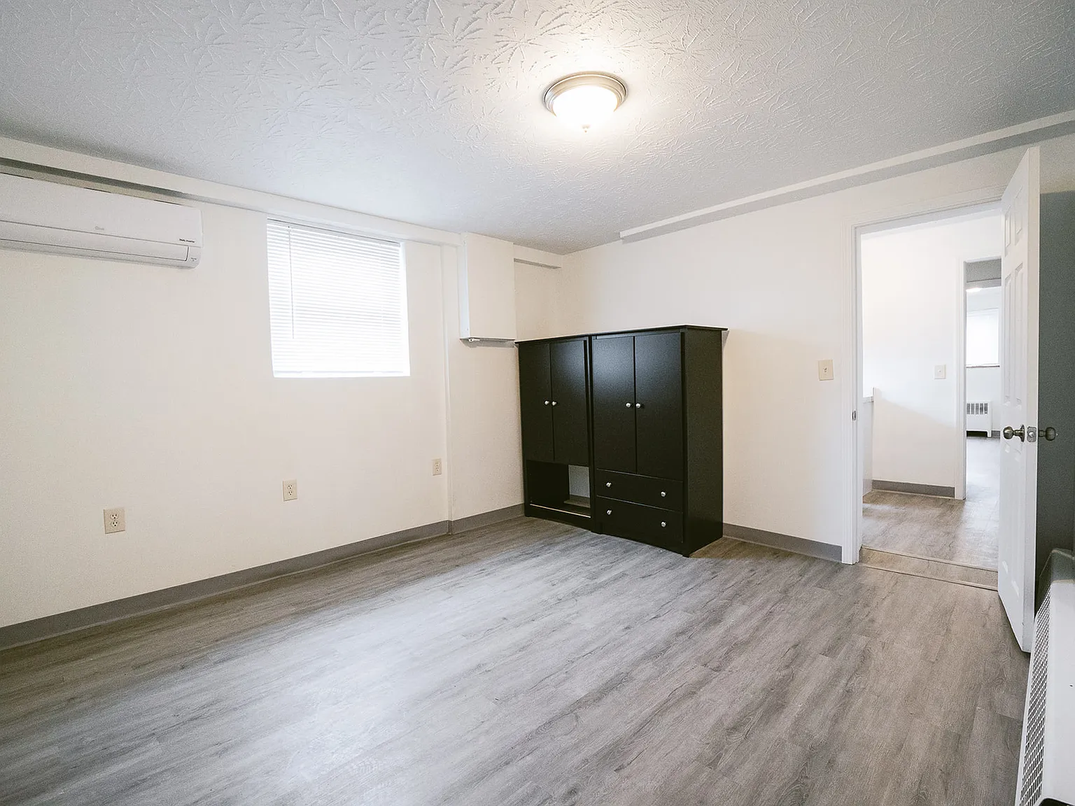 4137 East Galbraith Road - 8 — Photo 4
