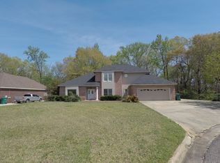212 Scenic Dr, Elmore, AL 36025
