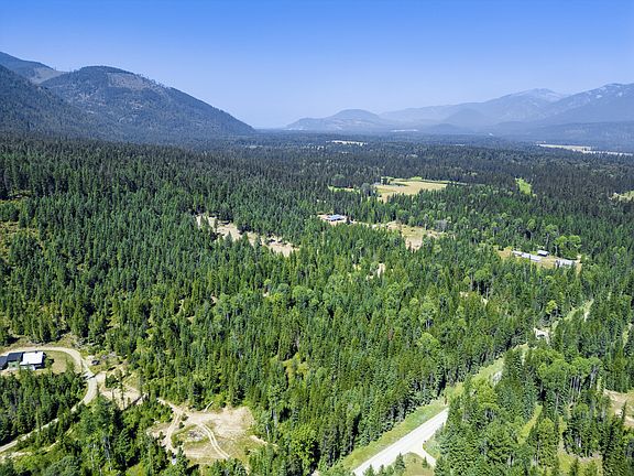 3rd image of 208 Elk Creek Rd
