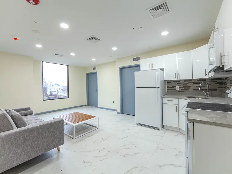 216 N River St #201 — Photo 19