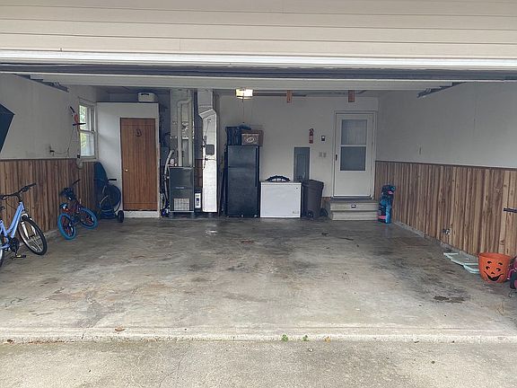 2nd image of 484 W Kennedy St #4