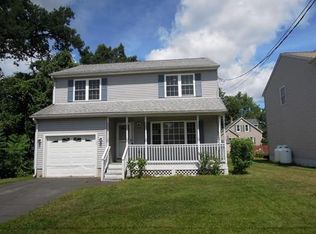 20 Paramount St, Springfield, MA 01104