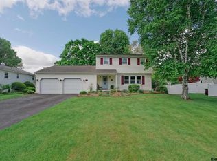 42 Greenridge Dr, Clifton Park, NY 12065