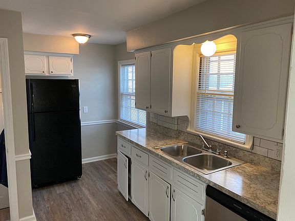 2nd image of 2321 21st St