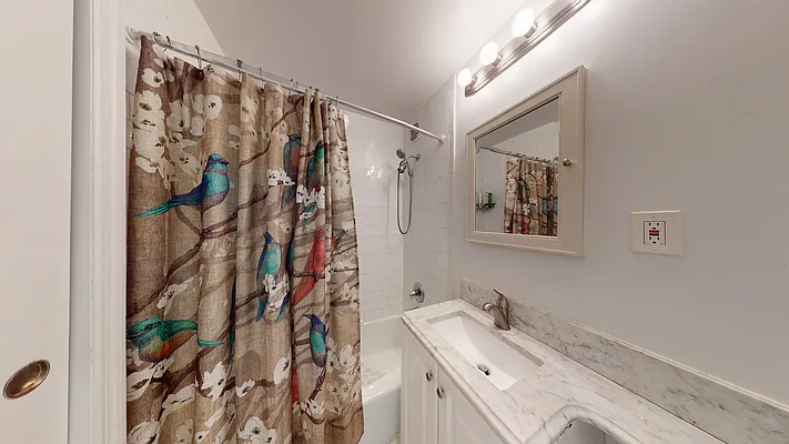 Rented by Bond New York | media 7