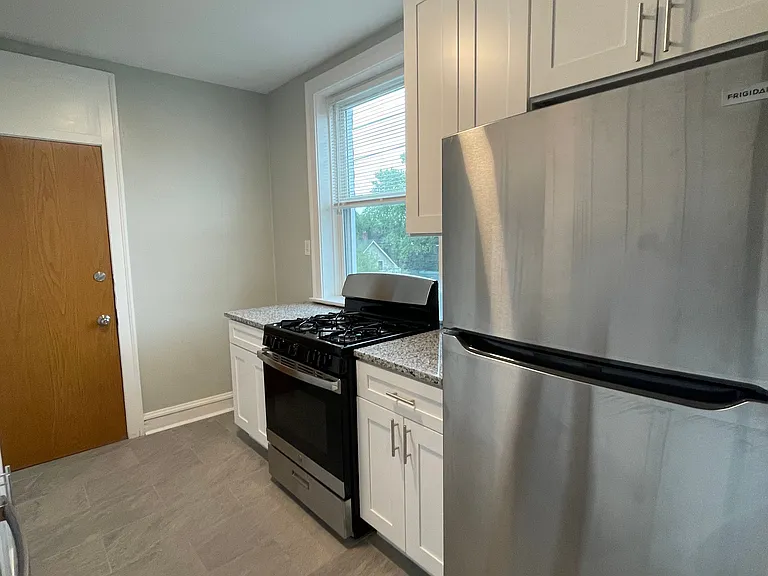 7009 N Ridge Blvd #2S — Photo 3