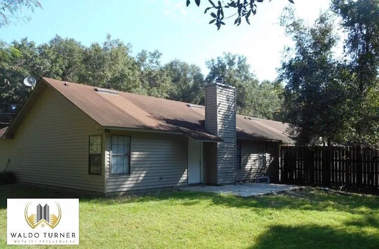 1547 Tangelo Dr — Photo 2