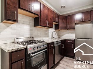 447 W Barry Ave, Chicago, IL 60657
