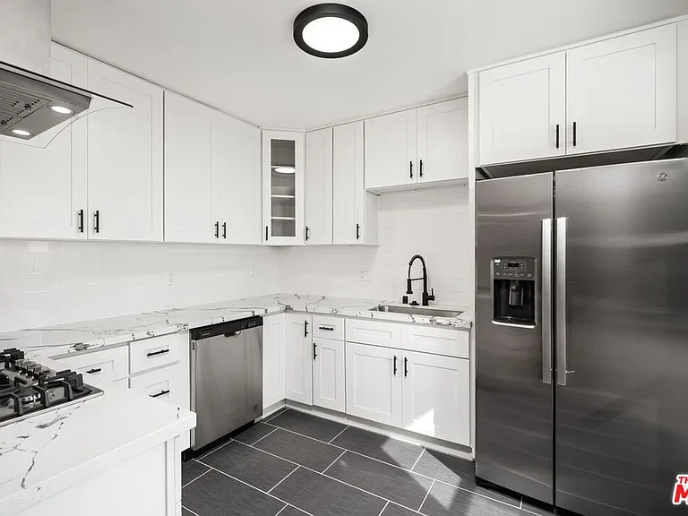 1645 Selby Ave — Photo 3