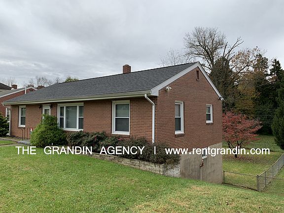 3rd image of 2516 Fairway Dr SW