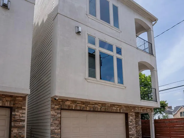 1719 Blodgett St — Photo 32
