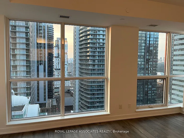 327 King St W #2706 — Photo 5