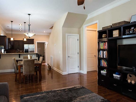 3rd image of 216 Lutie St