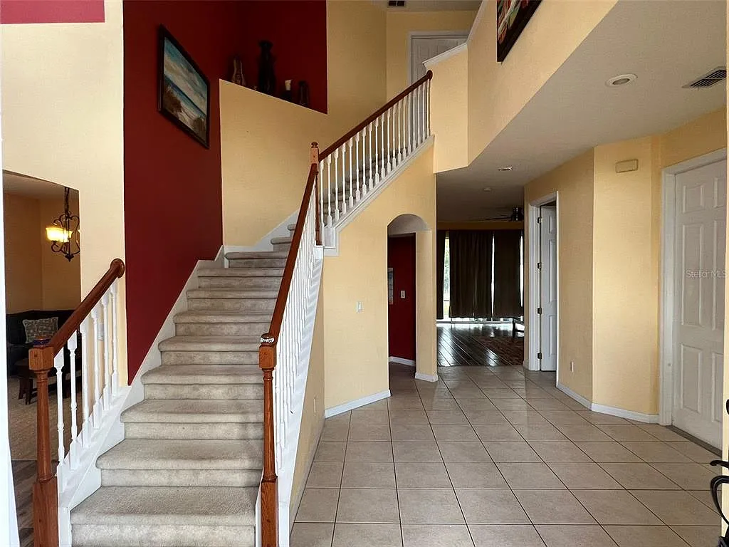 5 bed, 3.0 bath, 3387 sqft, $3,000 — Photo 2
