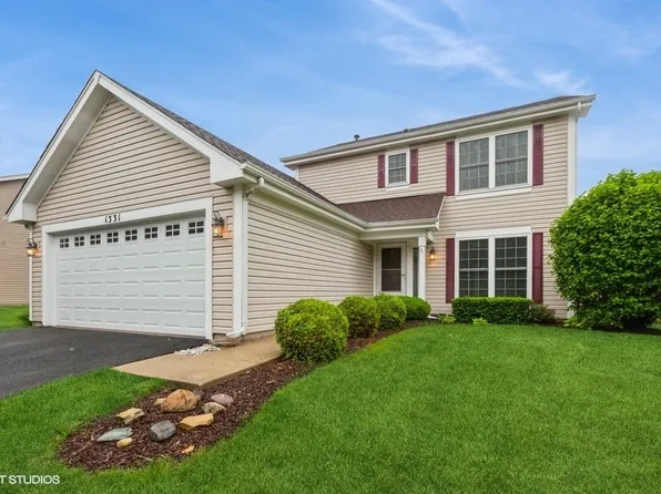 1331 Parkside Dr, Bolingbrook, IL 60490